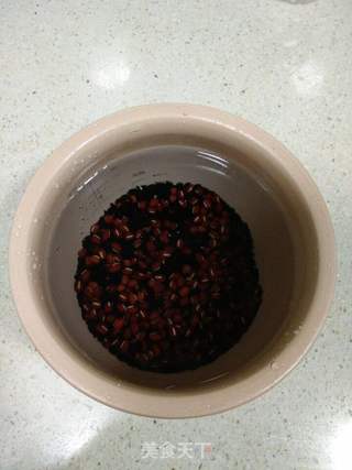 黑米红豆汤的做法步骤:3