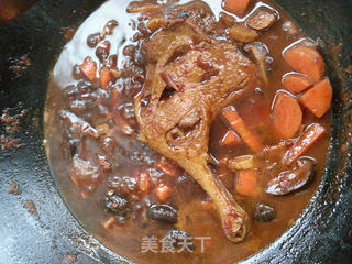 香菇胡萝卜炖鸭腿的做法步骤:11