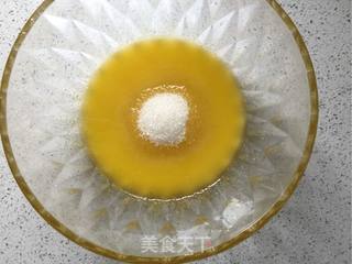 酥脆芝麻蛋卷的做法步骤:2