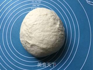 毛毛虫豆沙面包的做法步骤:7