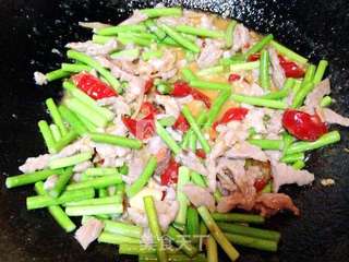 蒜苔泡椒肉丝的做法步骤:6