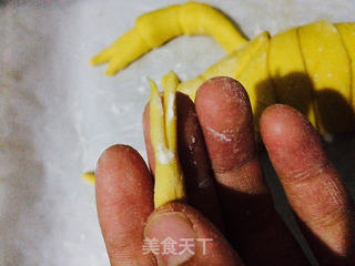 豆沙馅龙虾面包的做法步骤:16