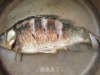 豆腐香菇鲫鱼汤的做法步骤:3