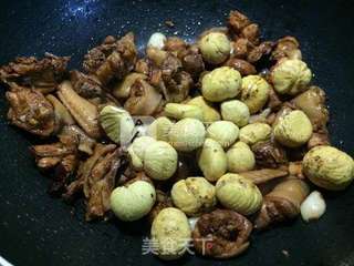 板栗焖鸡---秋季养生食谱的做法步骤：6