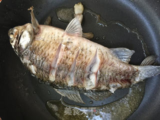 豆腐香菇鲫鱼汤的做法步骤:2
