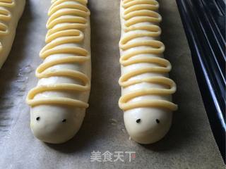 毛毛虫豆沙面包的做法步骤:26