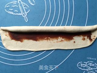 毛毛虫豆沙面包的做法步骤:11