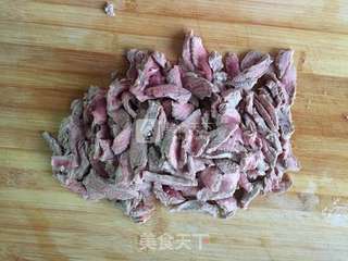 塞外脆脆牛肉香的做法步骤:4