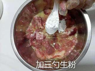 酸甜菠萝肉的做法步骤:5