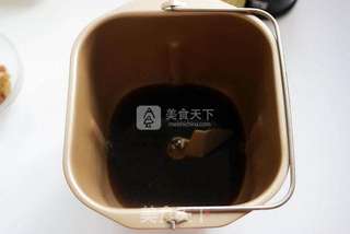红茶葡萄干软欧的做法步骤:2