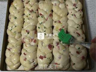 汤种香葱培根面包的做法步骤:16