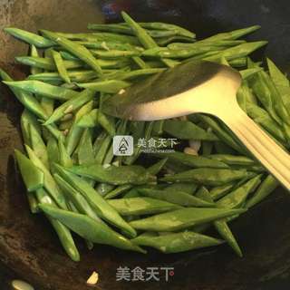 酱爆刀豆的做法步骤:4