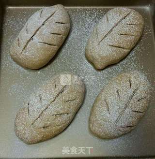 红糖果仁软欧包的做法步骤:15