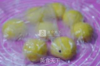 南瓜紫薯早餐包的做法步骤:3