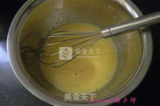 黑芝麻戚风蛋糕的做法步骤:4