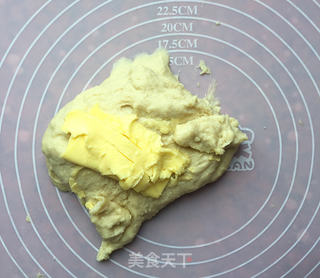 红豆沙绣球面包的做法步骤：4