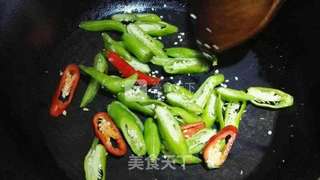 青椒炒腊肉的做法步骤:4