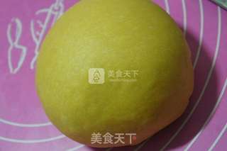 南瓜紫薯早餐包的做法步骤:2