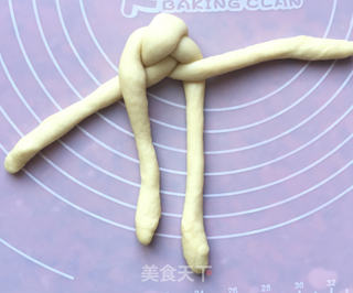 红豆沙绣球面包的做法步骤:17