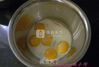 黑芝麻戚风蛋糕的做法步骤:3