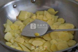 干锅土豆片的做法步骤:4