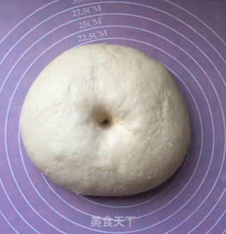 红豆沙绣球面包的做法步骤:8