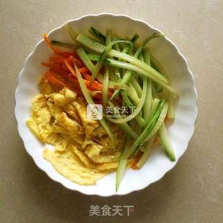 简易寿司~紫菜包饭的做法步骤:3