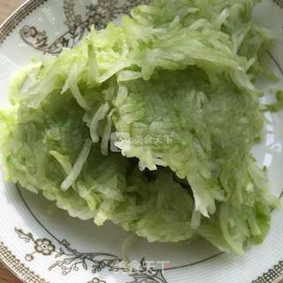 佛手瓜鲜虾猪肉馄饨的做法步骤:4