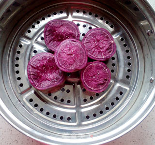 紫薯麻花面包的做法步骤:2