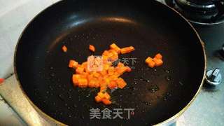 什锦坚果炒饭的做法步骤:2