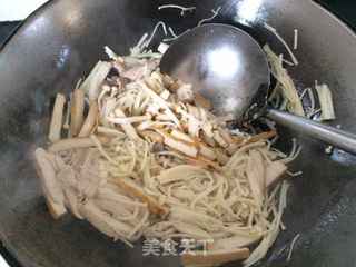 韭芽金针菇的做法步骤:4