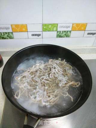 蛋丝青菜荞麦汤面的做法步骤:5