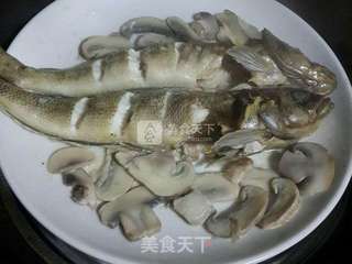 清蒸海黄鱼的做法步骤:6