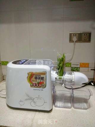 鲜肉芹菜汤饺的做法步骤:2