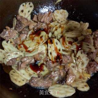 莲藕焖鸭肉家庭版的做法步骤:8