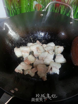 五花肉炒尖椒花菜的做法步骤:3