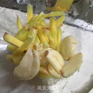 带鱼萝卜丝汤的做法步骤:2