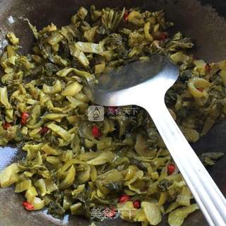 鸡腿菇炒咸菜的做法步骤:5