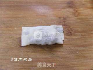 鲜肉木耳锅贴的做法步骤:6