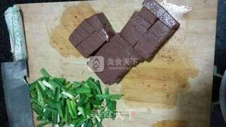 豉香蒜苗羊血的做法步骤:3