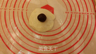 豆沙葵花酥的做法步骤:11
