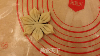 豆沙葵花酥的做法步骤:14