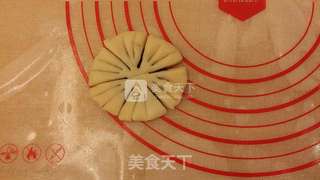 豆沙葵花酥的做法步骤:13
