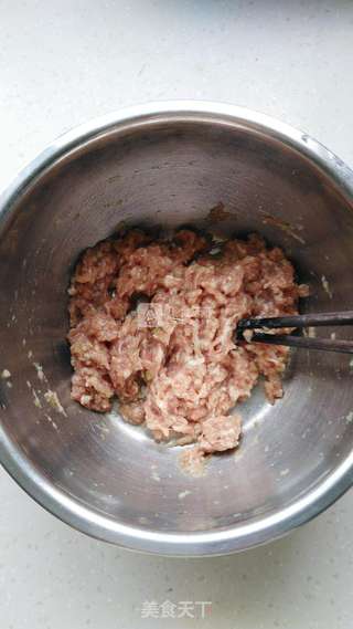 清蒸胡萝卜肉丸的做法步骤:2