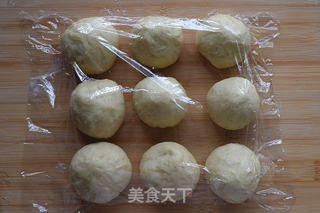豆沙餐包的做法步骤:6