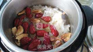 红枣银耳羹的做法步骤:3