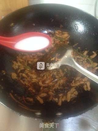 鱼香肉丝的做法步骤:13