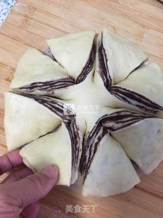 豆沙花朵面包的做法步骤:8