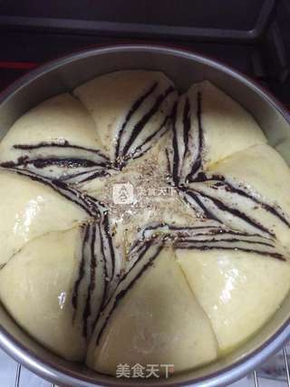 豆沙花朵面包的做法步骤:11