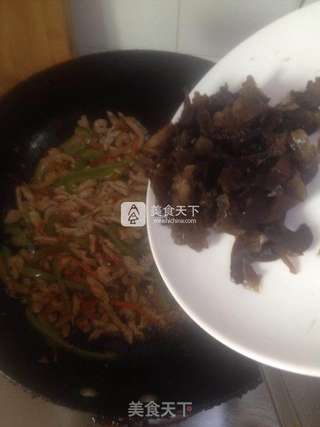 鱼香肉丝的做法步骤:11